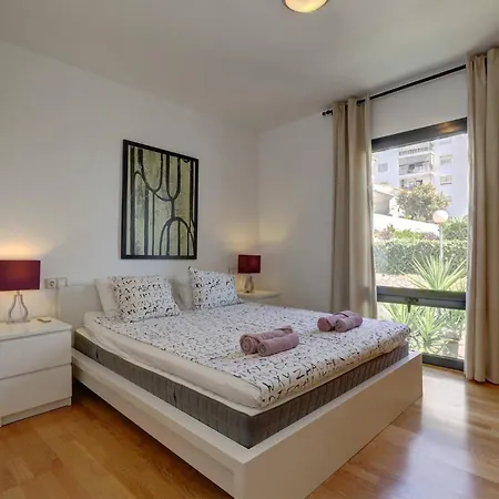011 Bright And Spacious With Private Pool Villa