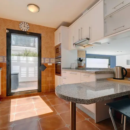 011 Bright And Spacious With Private Pool Villa